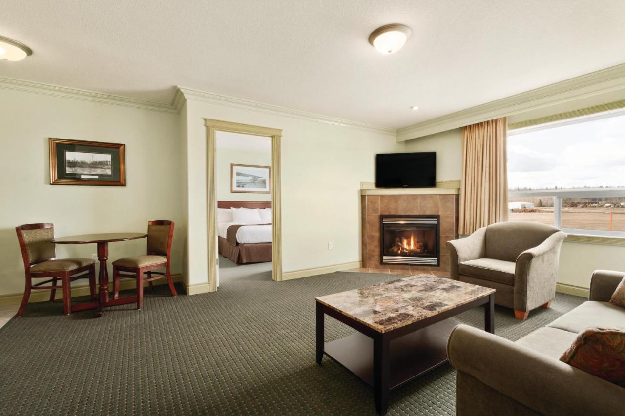 ווייטקורט Quality Inn & Suites מראה חיצוני תמונה