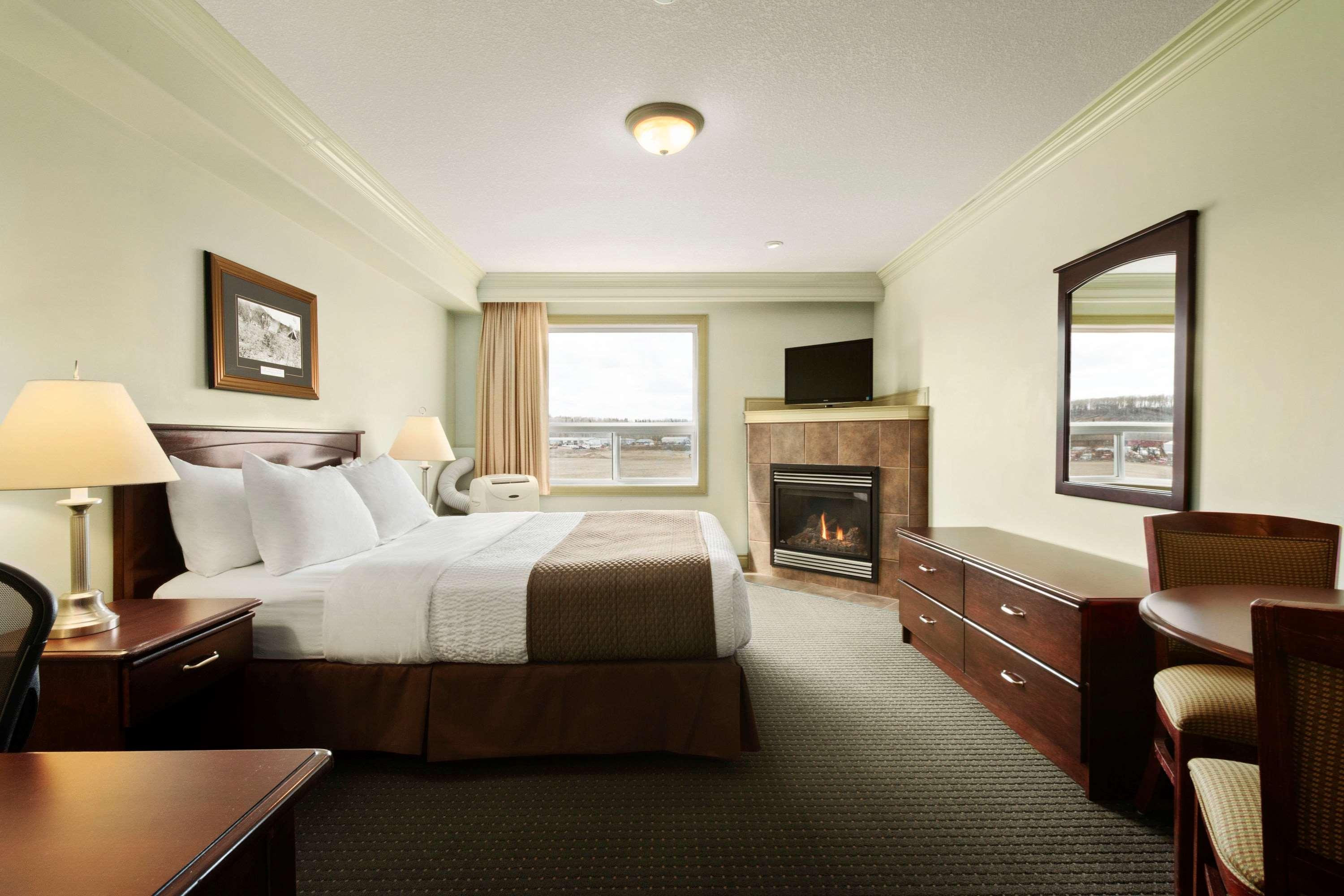 ווייטקורט Quality Inn & Suites מראה חיצוני תמונה