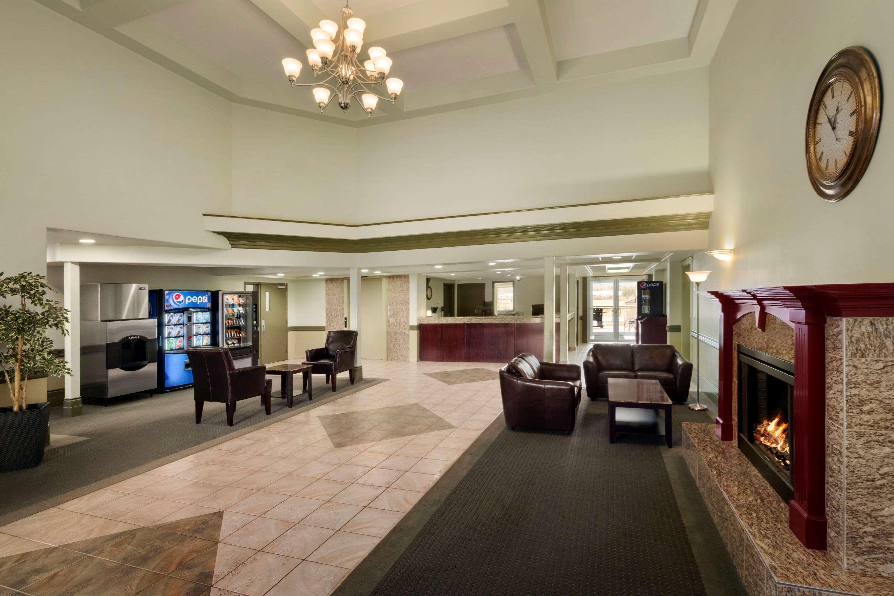 ווייטקורט Quality Inn & Suites מראה חיצוני תמונה