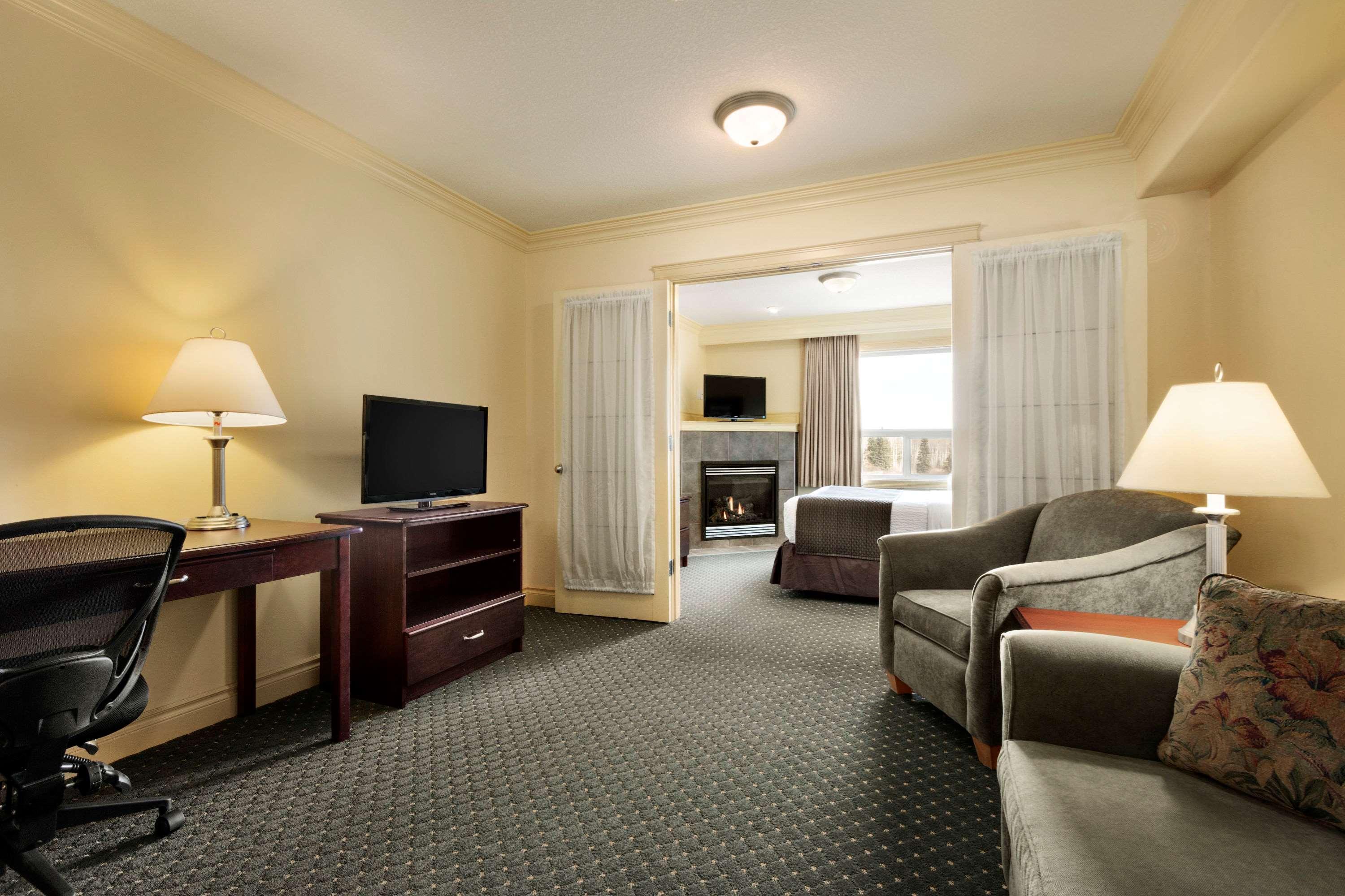 ווייטקורט Quality Inn & Suites מראה חיצוני תמונה
