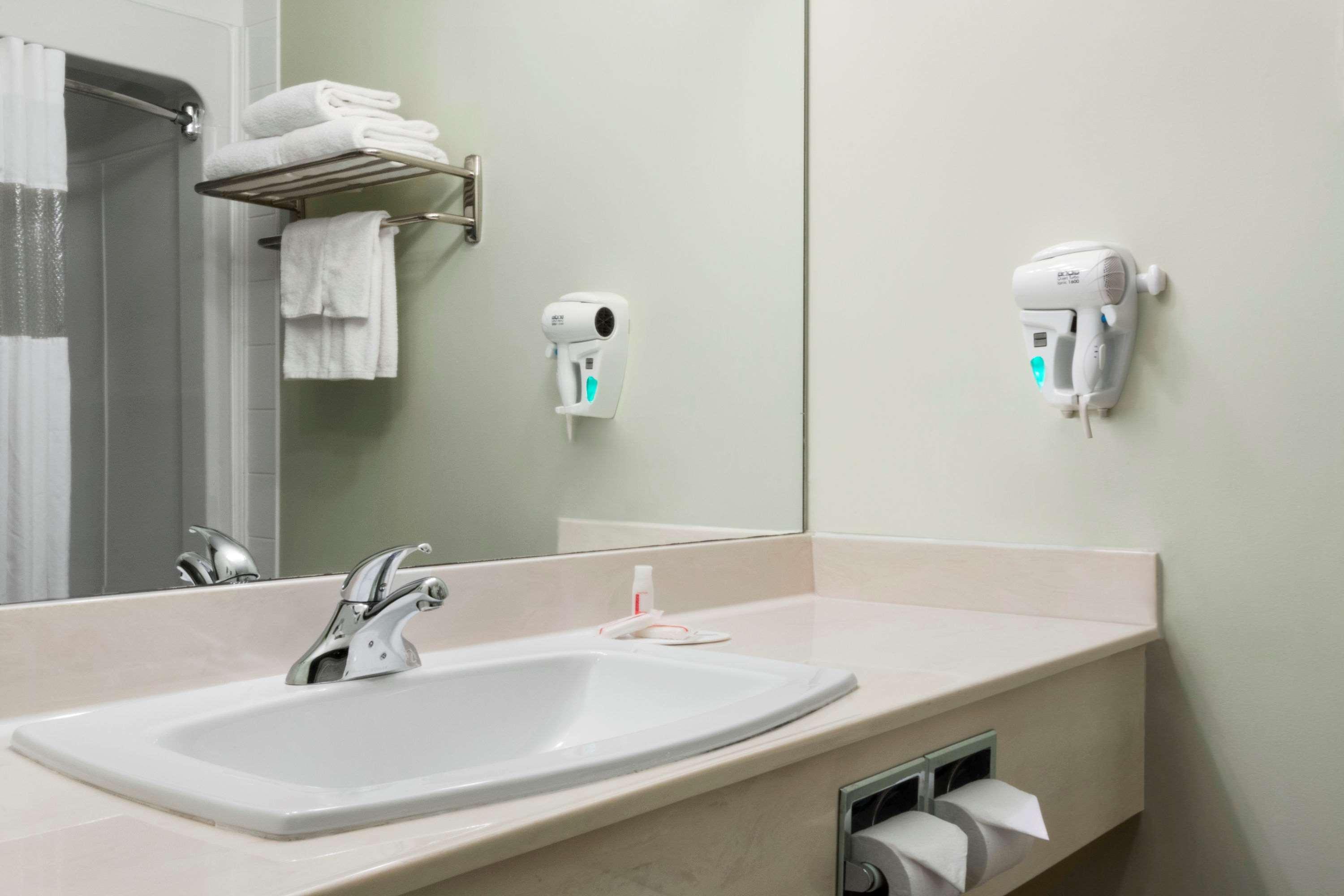 ווייטקורט Quality Inn & Suites מראה חיצוני תמונה